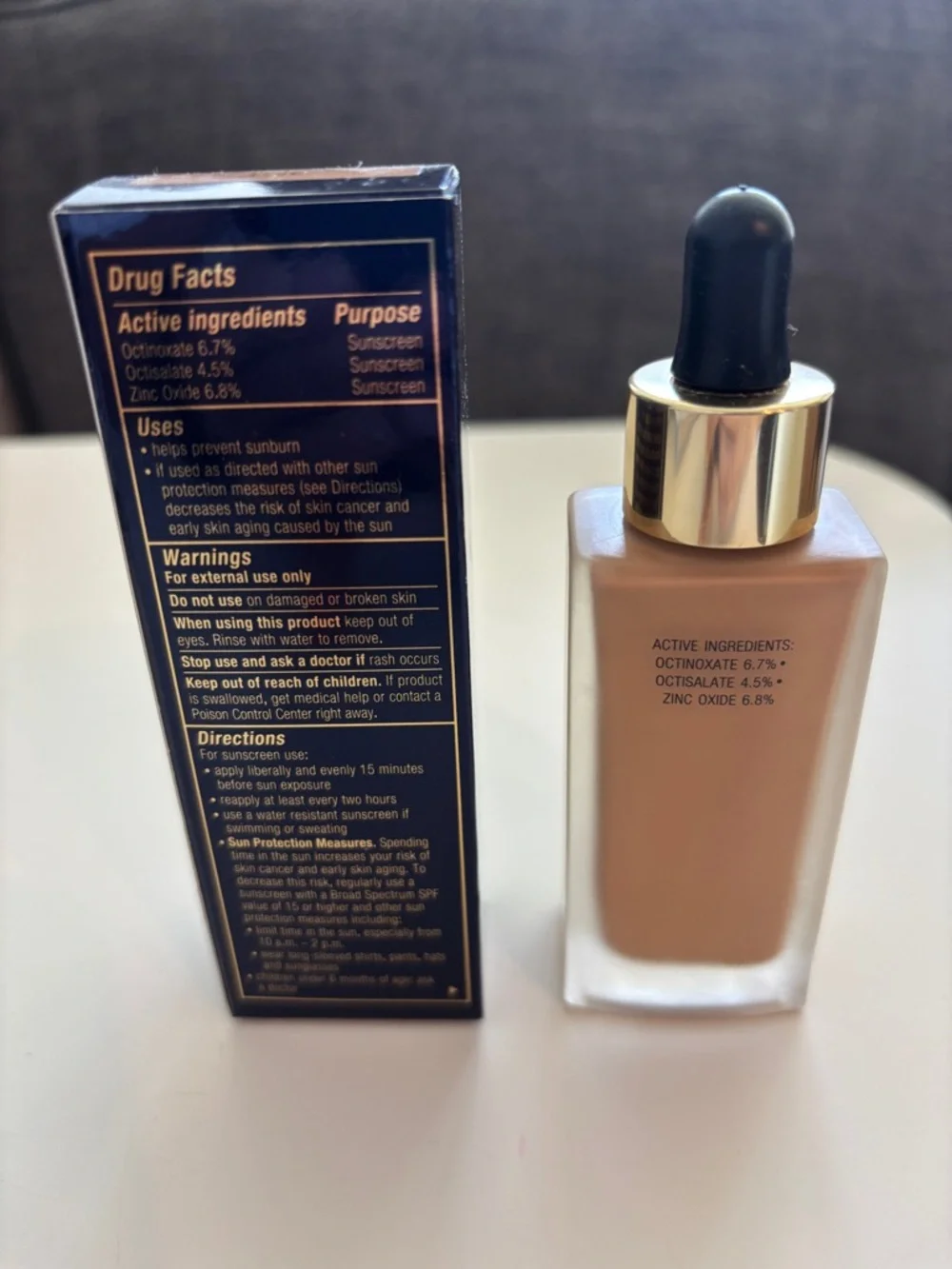 Estée Lauder Futurist SkinTint Serum Foundation SPF 20 3N1 Ivory Beige